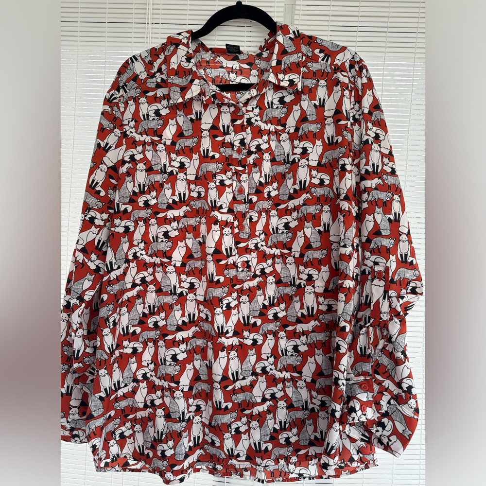 Ann Taylor Size XL Half Button Up Long Sleeve Fox Printed Blouse